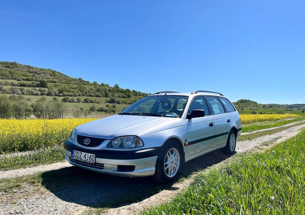 Toyota Avensis cena 7000 przebieg: 252000, rok produkcji 2001 z Bielawa małe 529